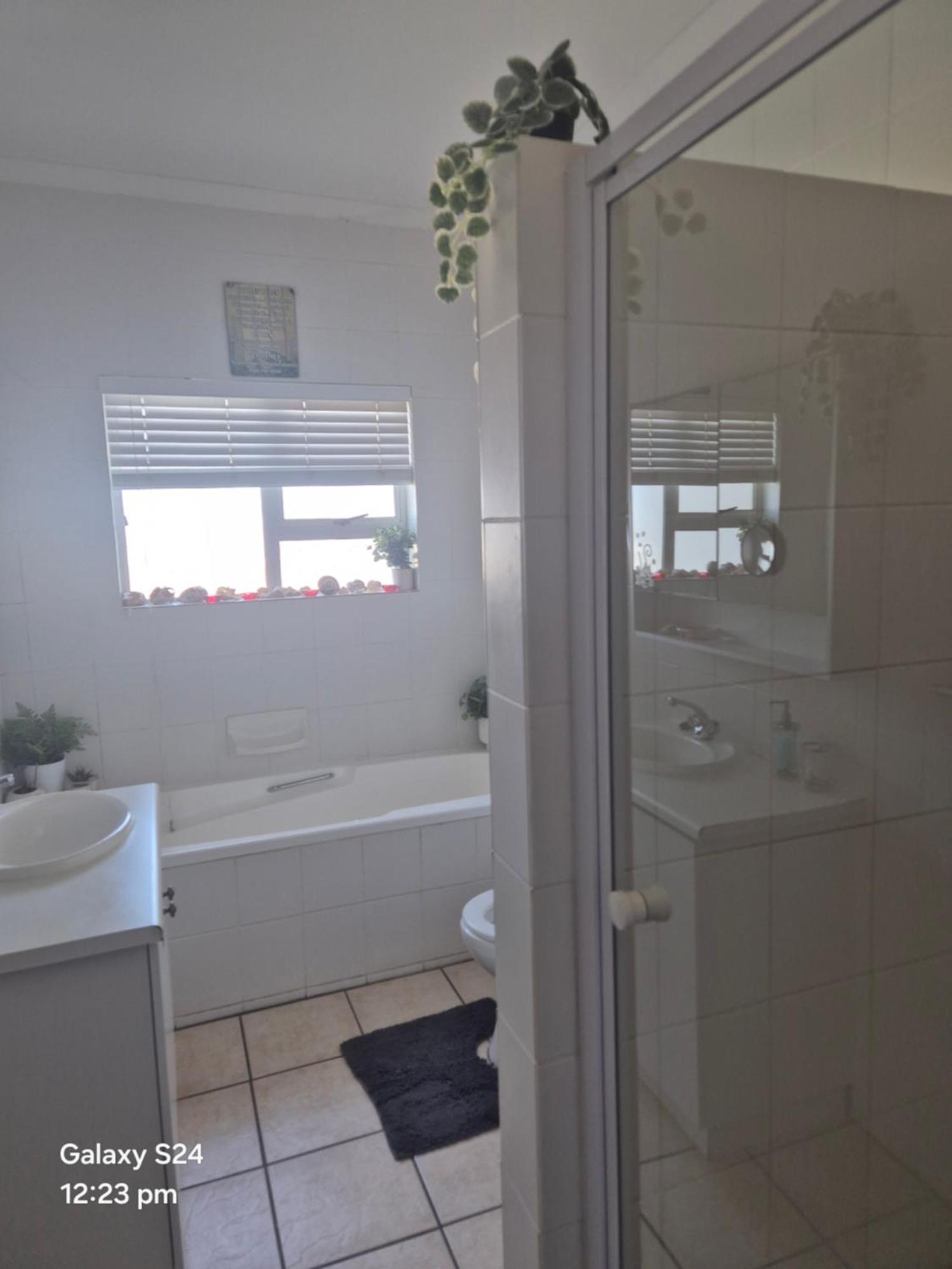 , Sandbaai House Holiday home *