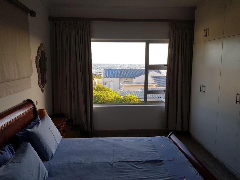 , Sandbaai House